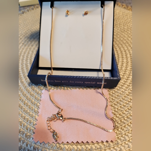 NWOT Angel Wing Heart Necklace and Earrings - Picture 3 of 7